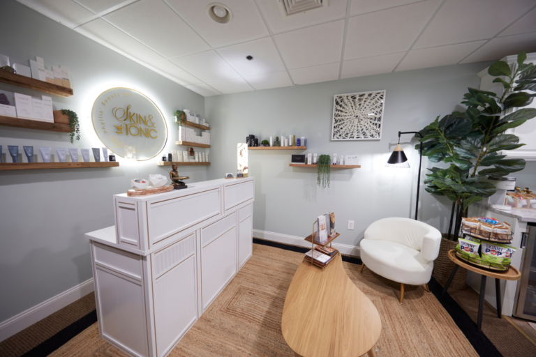 Skin and Tonic Reception and Retail
